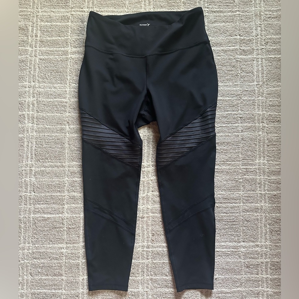 OLD NAVY • Go Dry Leggings with Ribbed Detail